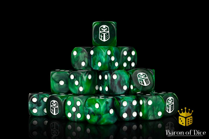 Load image into Gallery viewer, Imperial Helm Dice - Green
