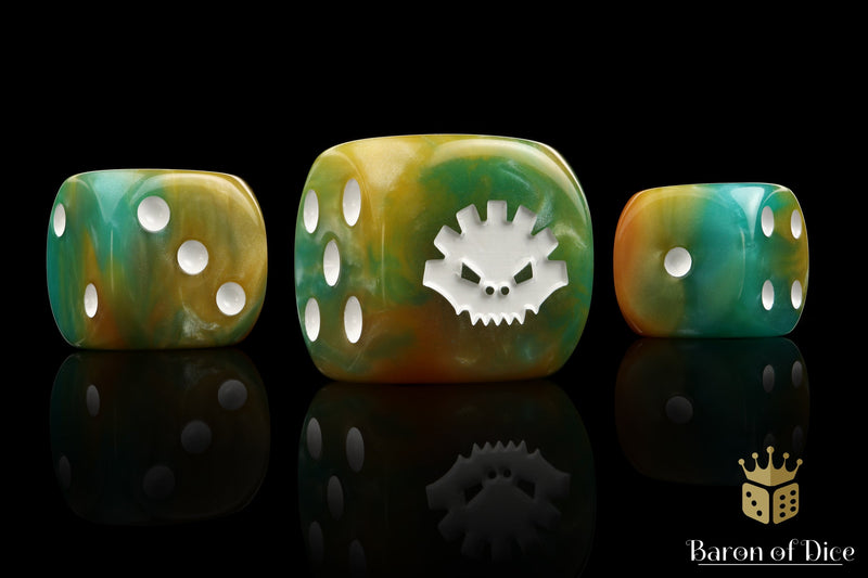 Load image into Gallery viewer, Aztec Lizard Dice - Golden Scale
