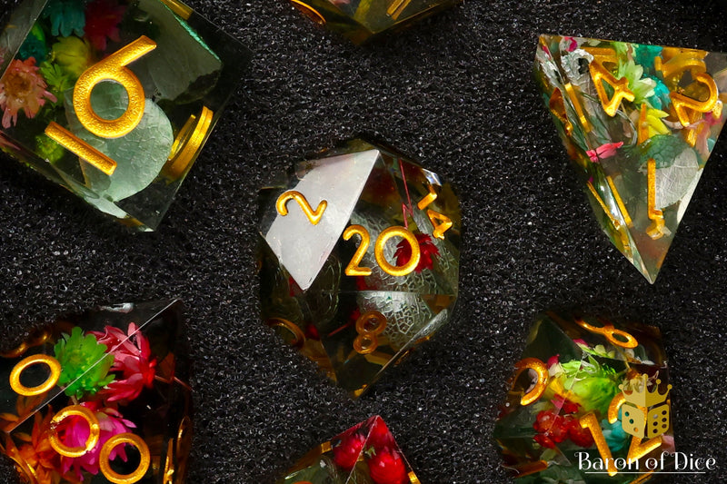 Load image into Gallery viewer, Royal Roses Sharp Edge RPG Dice Set - 7 Pieces
