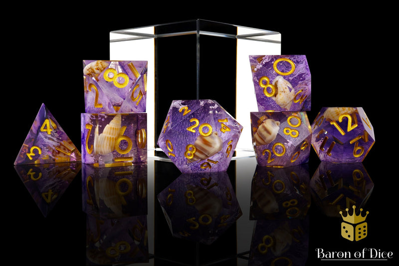 Load image into Gallery viewer, Purple Seashell Sharp Edge RPG Dice Set - 7 Pieces
