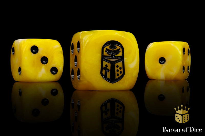 Load image into Gallery viewer, Imperial Helm Dice - Yellow
