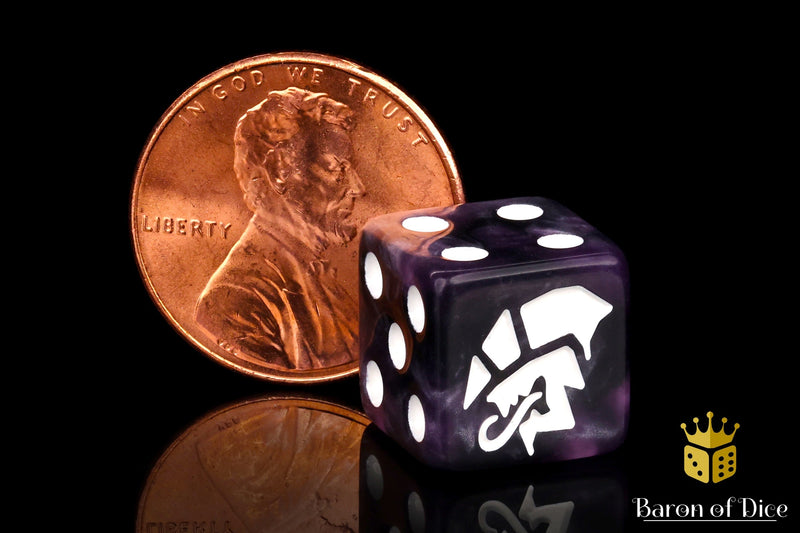 Load image into Gallery viewer, Alien Dice - Purple &amp; White
