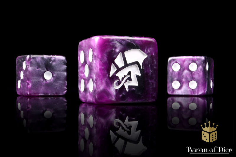 Load image into Gallery viewer, Alien Dice - Purple &amp; White
