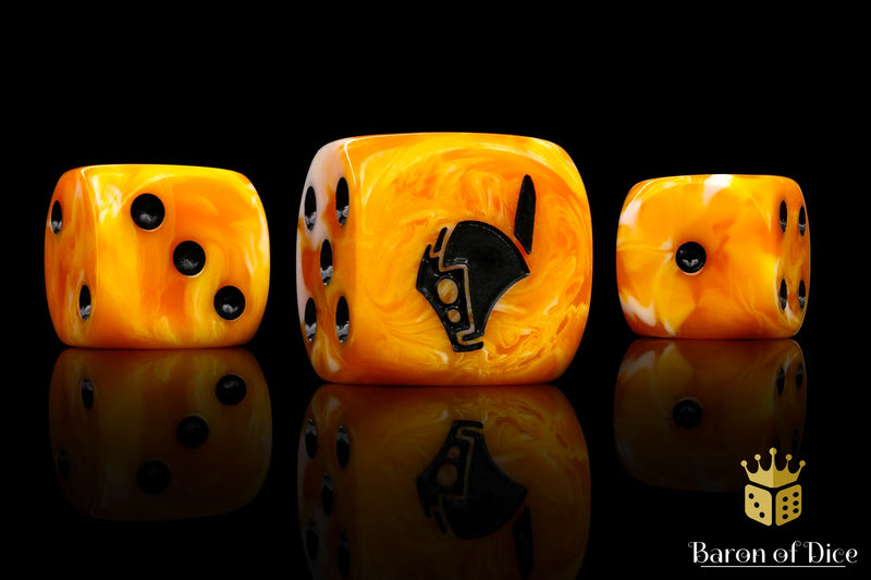 Load image into Gallery viewer, Robot Helm Dice - Ochre
