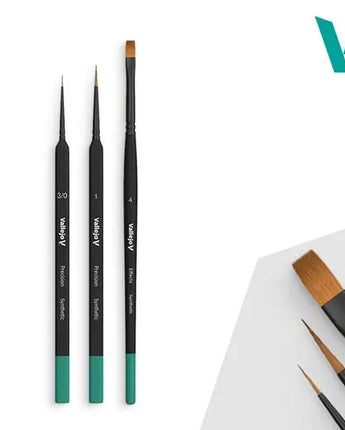Vallejo Starter Set (Round No.1 & 3/0 Triangular Handle, Flat No.4, synthetics) 