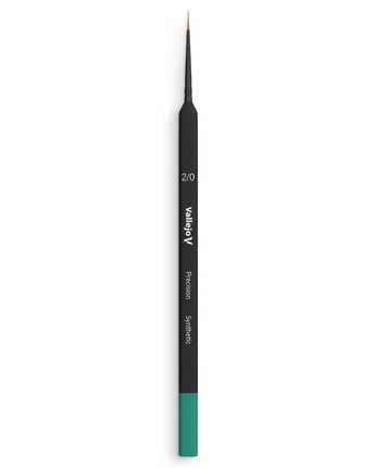 Precision Brush: Synthetic Triangular Brush No. 2/0 